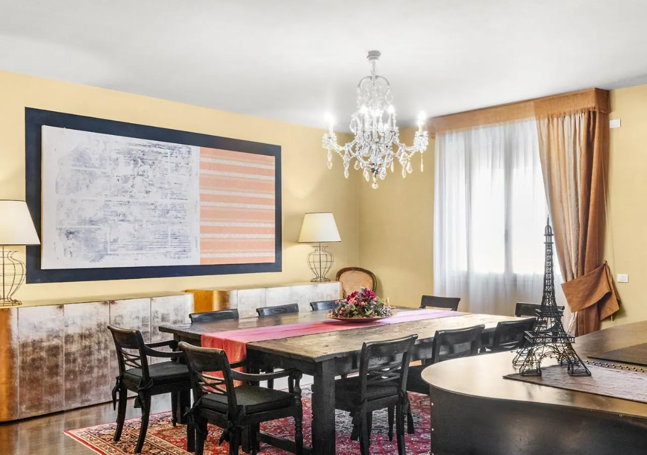 Bohemian Suite Spacious And Central Loft Bologna Italy